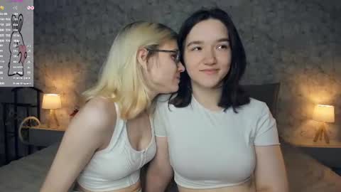 Violet and Isabel online show from 07.22.26