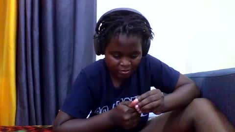 Snapshot of ladar_ chatting on 02.14.26 vida online show from 02.14.26