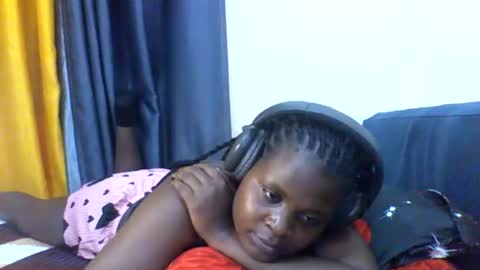 Snapshot of ladar_ chatting on 02.24.26 vida online show from 02.24.26