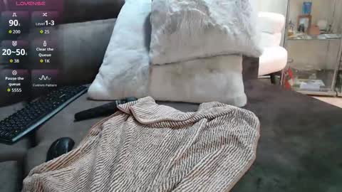 Mia online show from 09.16.25