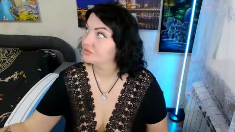 lady_boom_ online show from 09.29.25