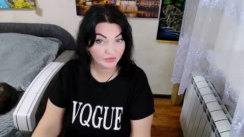 lady_boom_ online show from 11.19.25