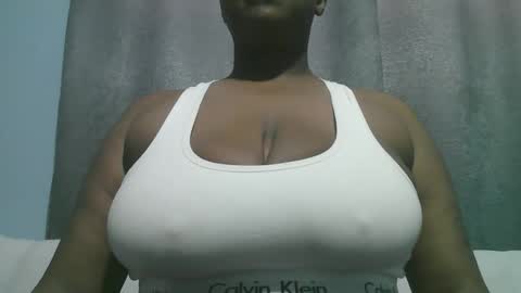 lady_dearra online show from 10.31.25