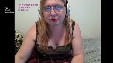 Snapshot of lady_delilah_ts chatting on 11.29.25 Delilah-Catherine online show from 11.29.25