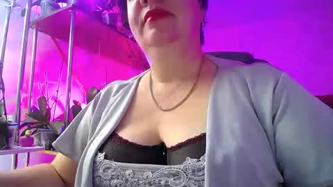 Snapshot of lady_gloria chatting on 12.09.24 Lady Gloria online show from 12.09.24