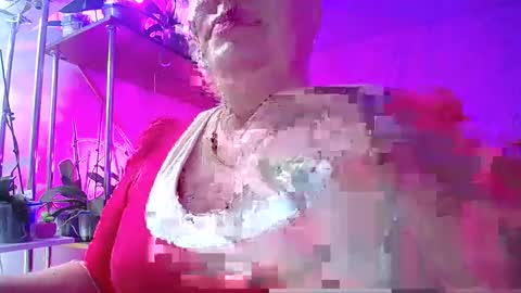 Snapshot of lady_gloria chatting on 12.31.24 Lady Gloria online show from 12.31.24