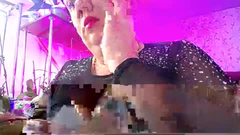 Snapshot of lady_gloria chatting on 01.01.25 Lady Gloria online show from 01.01.25