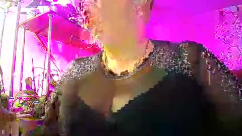 Snapshot of lady_gloria chatting on 01.05.25 Lady Gloria online show from 01.05.25