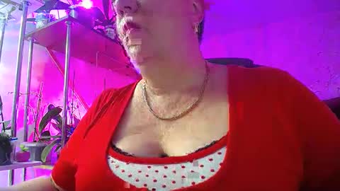 Snapshot of lady_gloria chatting on 01.08.25 Lady Gloria online show from 01.08.25