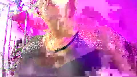 Snapshot of lady_gloria chatting on 01.11.25 Lady Gloria online show from 01.11.25