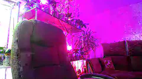 Snapshot of lady_gloria chatting on 02.05.25 Lady Gloria online show from 02.05.25