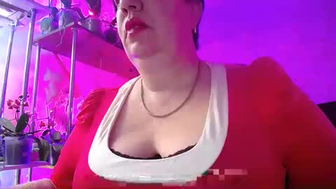 Snapshot of lady_gloria chatting on 03.06.25 Lady Gloria online show from 03.06.25