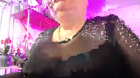 Snapshot of lady_gloria chatting on 03.08.25 Lady Gloria online show from 03.08.25