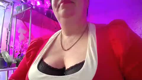 Snapshot of lady_gloria chatting on 03.09.25 Lady Gloria online show from 03.09.25