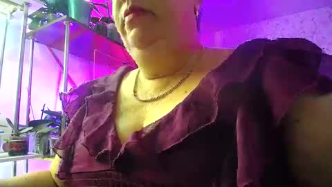 Snapshot of lady_gloria chatting on 09.18.25 Lady Gloria online show from 09.18.25