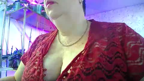 Snapshot of lady_gloria chatting on 09.22.25 Lady Gloria online show from 09.22.25