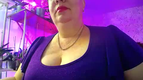Snapshot of lady_gloria chatting on 10.18.25 Lady Gloria online show from 10.18.25