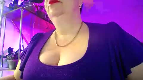 Lady Gloria online show from 01.11.26