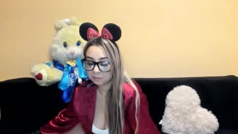 Lady Lyanna online show from 11.03.25