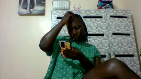 Snapshot of ladyblossoms19 chatting on 12.19.24 lindah32 online show from 12.19.24