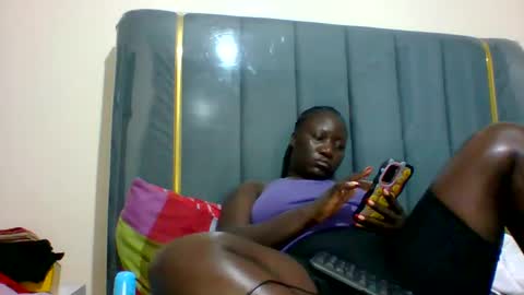 Snapshot of ladyblossoms19 chatting on 12.22.24 lindah32 online show from 12.22.24