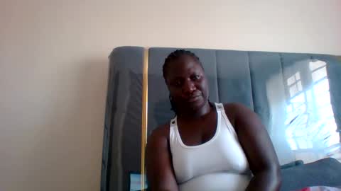 Snapshot of ladyblossoms19 chatting on 12.26.24 lindah32 online show from 12.26.24