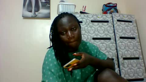 Snapshot of ladyblossoms19 chatting on 12.31.24 lindah32 online show from 12.31.24