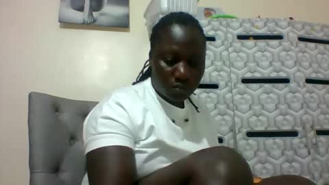 Snapshot of ladyblossoms19 chatting on 01.11.25 lindah32 online show from 01.11.25