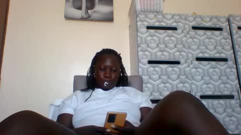 Snapshot of ladyblossoms19 chatting on 01.16.25 lindah32 online show from 01.16.25