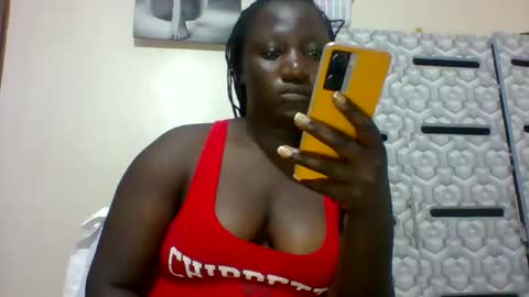 Snapshot of ladyblossoms19 chatting on 01.16.25 lindah32 online show from 01.16.25