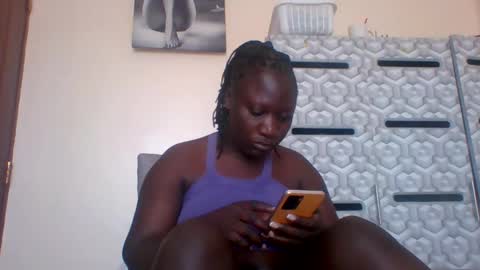 Snapshot of ladyblossoms19 chatting on 01.20.25 lindah32 online show from 01.20.25