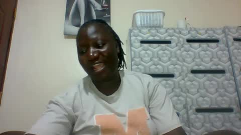 Snapshot of ladyblossoms19 chatting on 01.22.25 lindah32 online show from 01.22.25