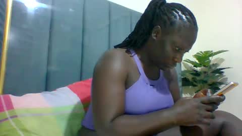 Snapshot of ladyblossoms19 chatting on 02.06.25 lindah32 online show from 02.06.25
