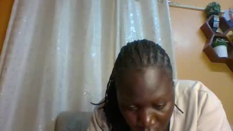 Snapshot of ladyblossoms19 chatting on 10.12.25 lindah32 online show from 10.12.25
