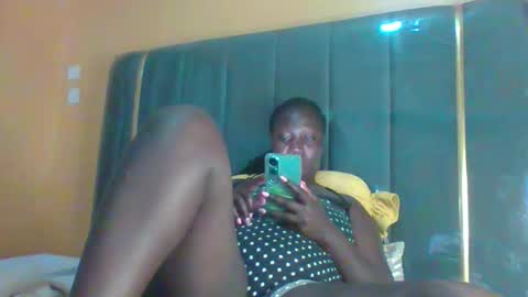 lindah32 online show from 10.22.25