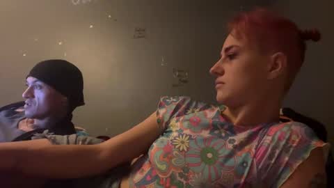 Snapshot of ladybug9097 chatting on 12.18.24 RockStar Couple online show from 12.18.24