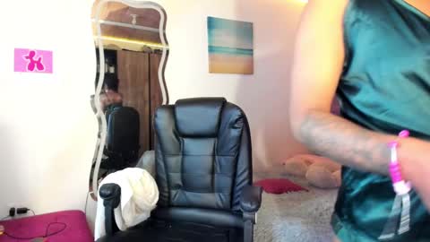 Snapshot of ladydanniela chatting on 01.17.25 leidy daniela online show from 01.17.25