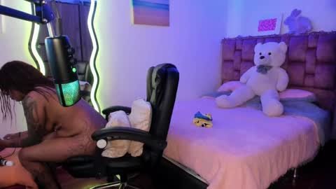 Snapshot of ladydanniela chatting on 02.11.25 leidy daniela online show from 02.11.25