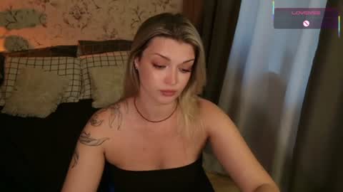 Snapshot of ladylancaster chatting on 06.14.26 ladylancaster online show from 06.14.26