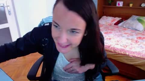 Snapshot of ladylhoty chatting on 06.19.26 LadyLHoty online show from 06.19.26