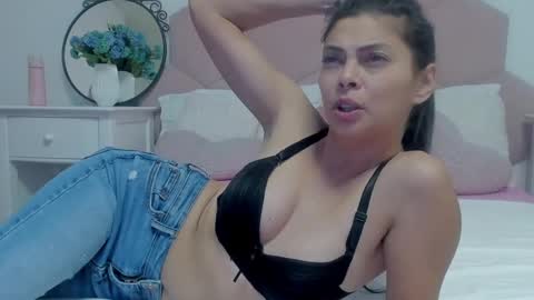 Lia online show from 01.14.25