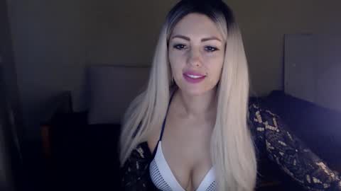 Monika online show from 01.11.25