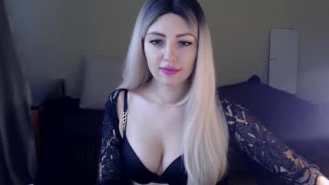 Monika online show from 02.06.25