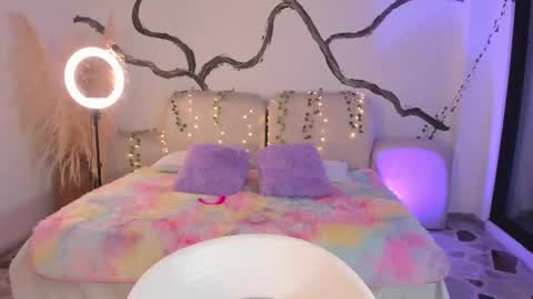 Lady  online show from 12.19.25