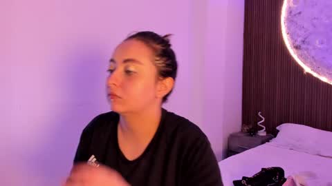 Snapshot of ladysweetts chatting on 06.17.26 Lady online show from 06.17.26