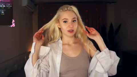 day - Lizzy night-Roxann online show from 02.10.25