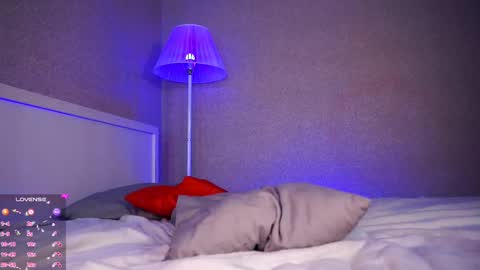 day - Lizzy night-Roxann online show from 03.03.25