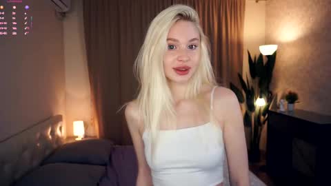 day - Lizzy night-Roxann online show from 03.10.25