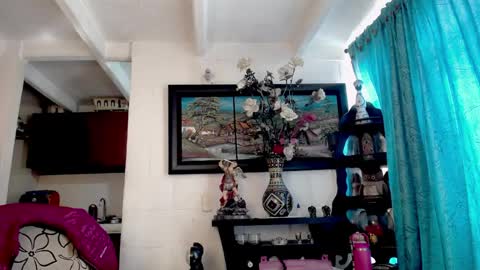 laia_hadid online show from 04.07.26