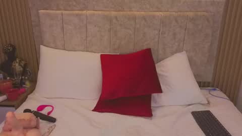 laiamilf online show from 01.21.25